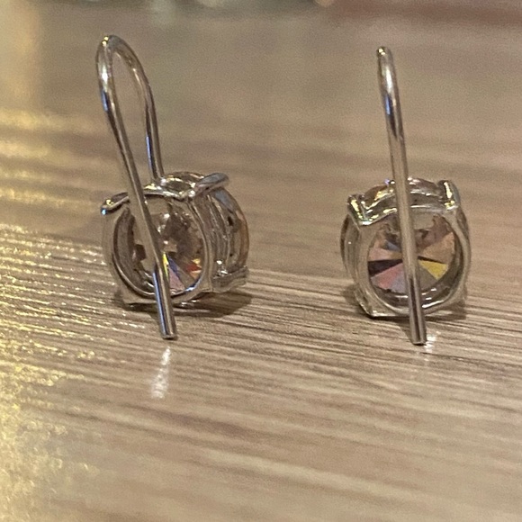 ✨ Gorgeous sterling silver earrings ✨ - Picture 4 of 5